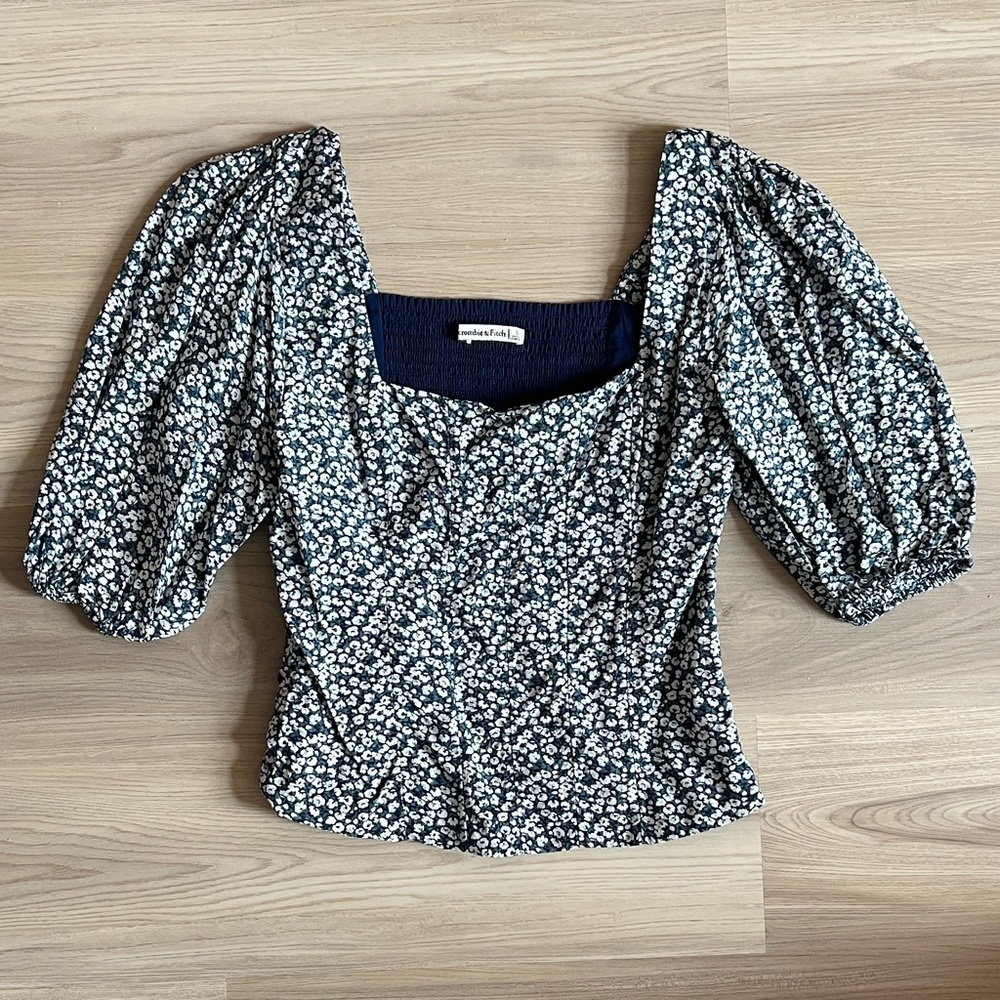 Abercrombie Square Neck Floral Puff Sleeve Top